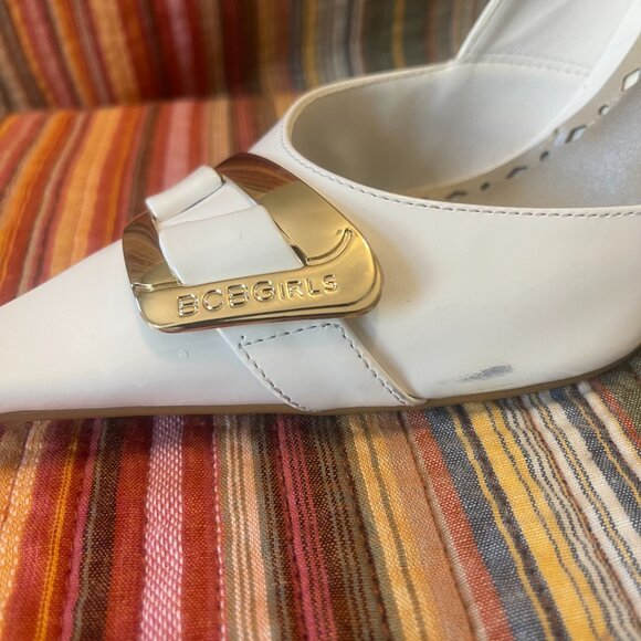 BCBGirls Womens size 7B/37 White leather Pumps - Picture 9 of 12
